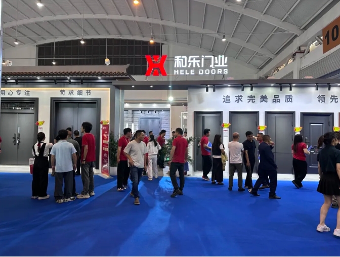 Triển lãm xây dựng Vân Nam ra mắt với một tiếng nổ! Tại sao cửa Hele và cửa sổ được bao quanh bởi một đám đông lớn?